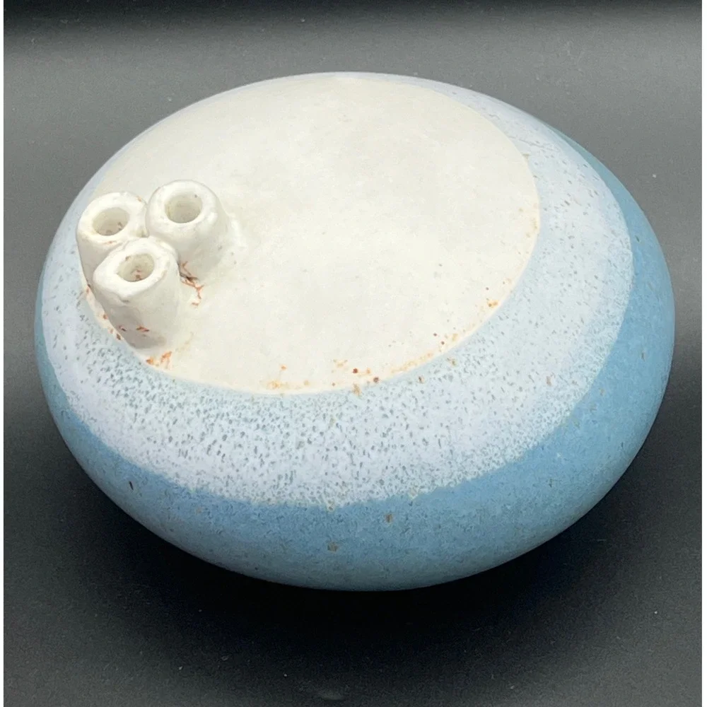 Isabel Parks Warren Hullow Pottery Blue White Triple Spout‎ Weed Pot Vase  1960s